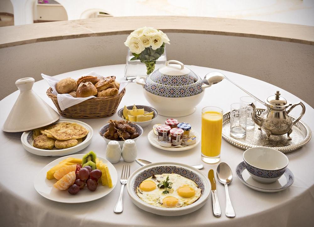 L' Amphitrite Palace Beach Resort & Spa Схірат Екстер'єр фото