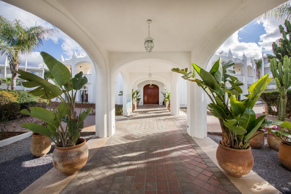 L' Amphitrite Palace Beach Resort & Spa Схірат Екстер'єр фото