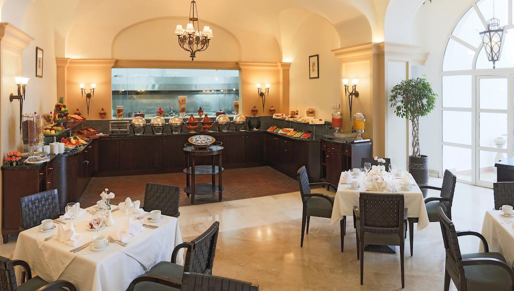 L' Amphitrite Palace Beach Resort & Spa Схірат Екстер'єр фото